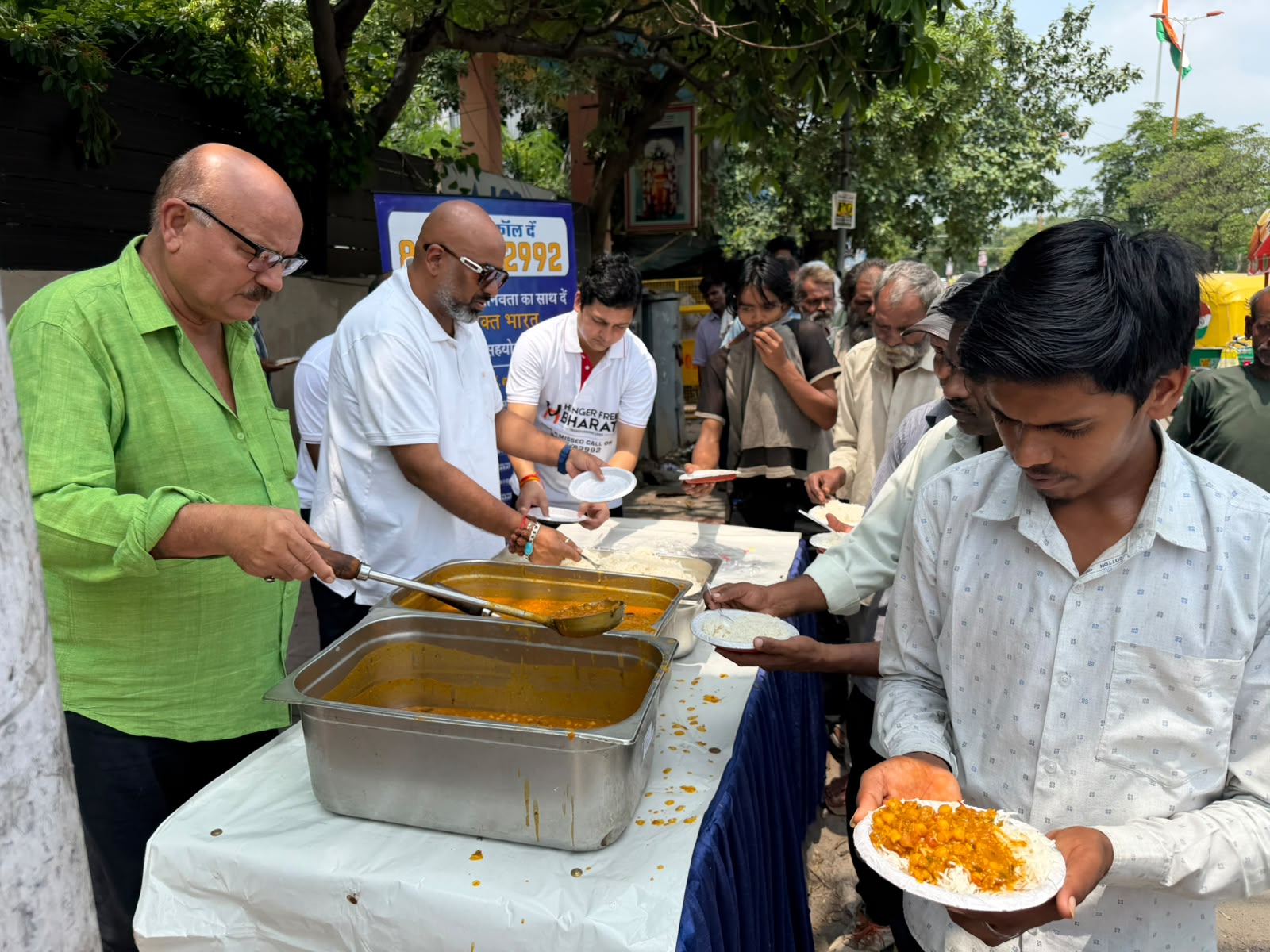 Independence Day meal drive, Delhi — with actor Arun Bakshi
